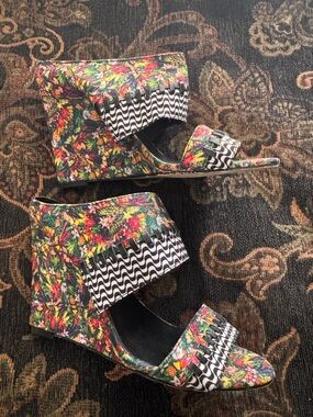 Nicole Miller Artelier floral wedge sandals.